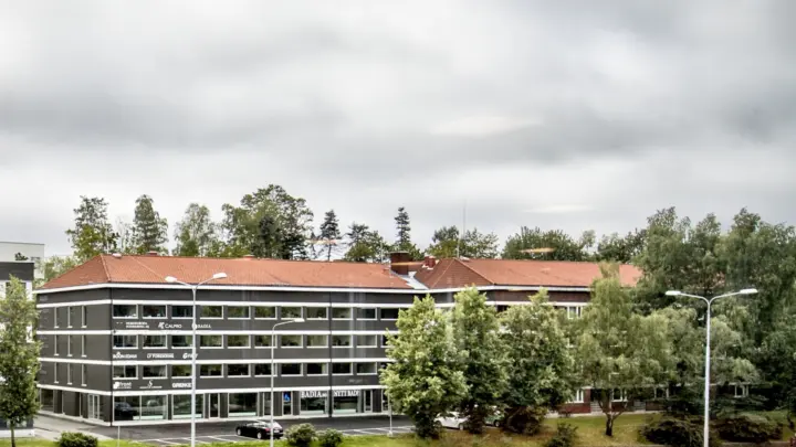 Attraktive lokaler på ca. 115 og 304 kvm. Gunstige leiebetingelser.