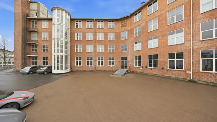 ENSJØ/HELSFYR: Unike lokaler med god takhøyde til leie. Kombinasjonslokaler på ca. 1400 kvm BTA.