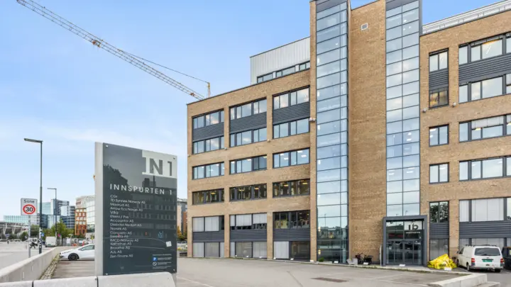 HELSFYR | Moderne bygg | Cellekontorer og møterom | BTA ca 100-220 kvm | Garasje/parkering, kantine, gym, mm