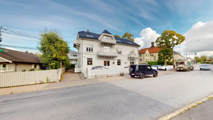 Nordstrand/Sæter – Oppgradert næringsseksjon på ca. 100 kvm med egen inngang og parkering