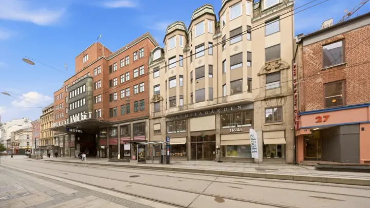 Oslo sentrum - Hel kontoretasje med meget god standard. BTA 866 kvm.