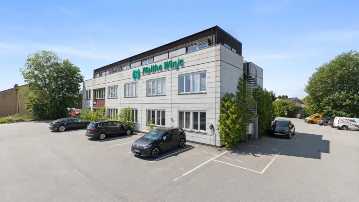 SKI: SENTRALT BELIGGENDE KONTORLOKALER TIL LEIE. LEDIG AREAL FRA 12 - 499 KVM BTA.