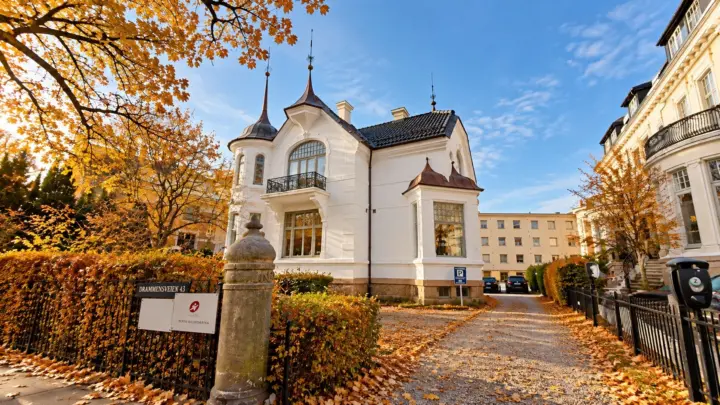 SKILLEBEKK / SOLLI PLASS – Representative kontorlokaler på ca. 76 & 74 kvm BTA i ærverdig kontorvilla.