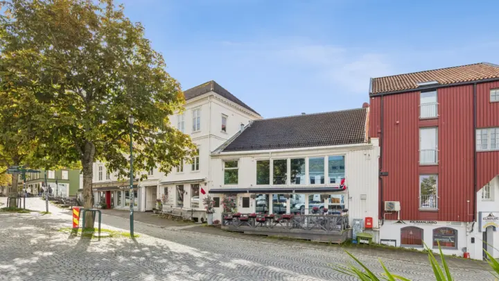 Trondheim sentrum – Lyst og tiltalende lokale med særpreg og store vindusflater - Meget sentral belig. - BTA ca. 124 kvm