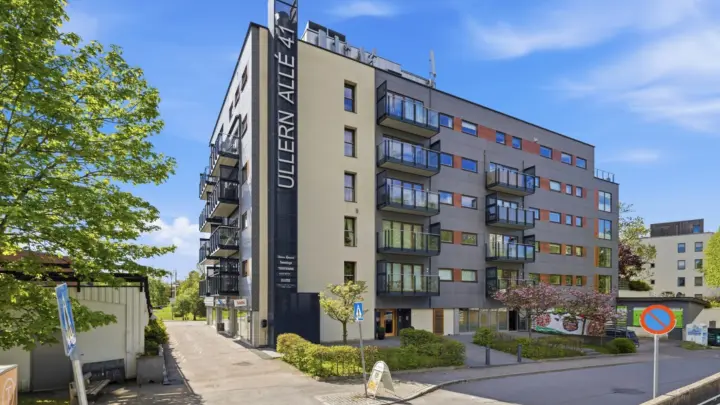 Ullern - Syv næringslokaler på gateplan selges samlet eller separat. Pizza - Tannlege -Renseri - Sushi -Frisør - Manikyr.